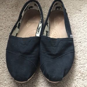 TOMS Black Classics Size 9